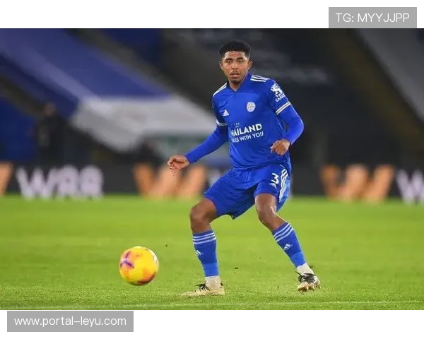 福法纳因无证无保险驾驶被罚一万英镑太阳报披露处罚细节内幕