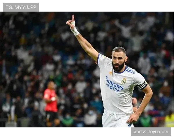 穆帅62岁带队2-0晋级 法甲领头羊3-3遭遇顽强阻击 本泽马点球失误成焦点